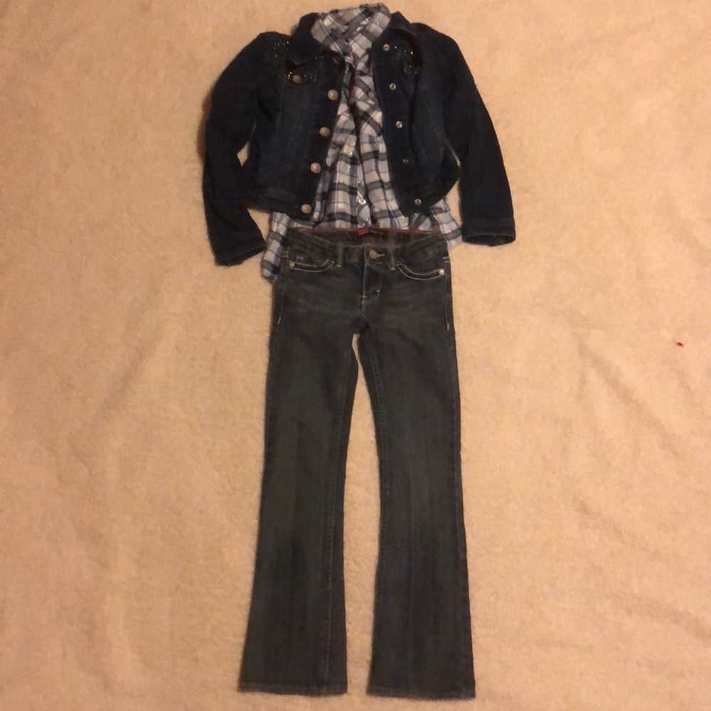 Short blue jean jacket